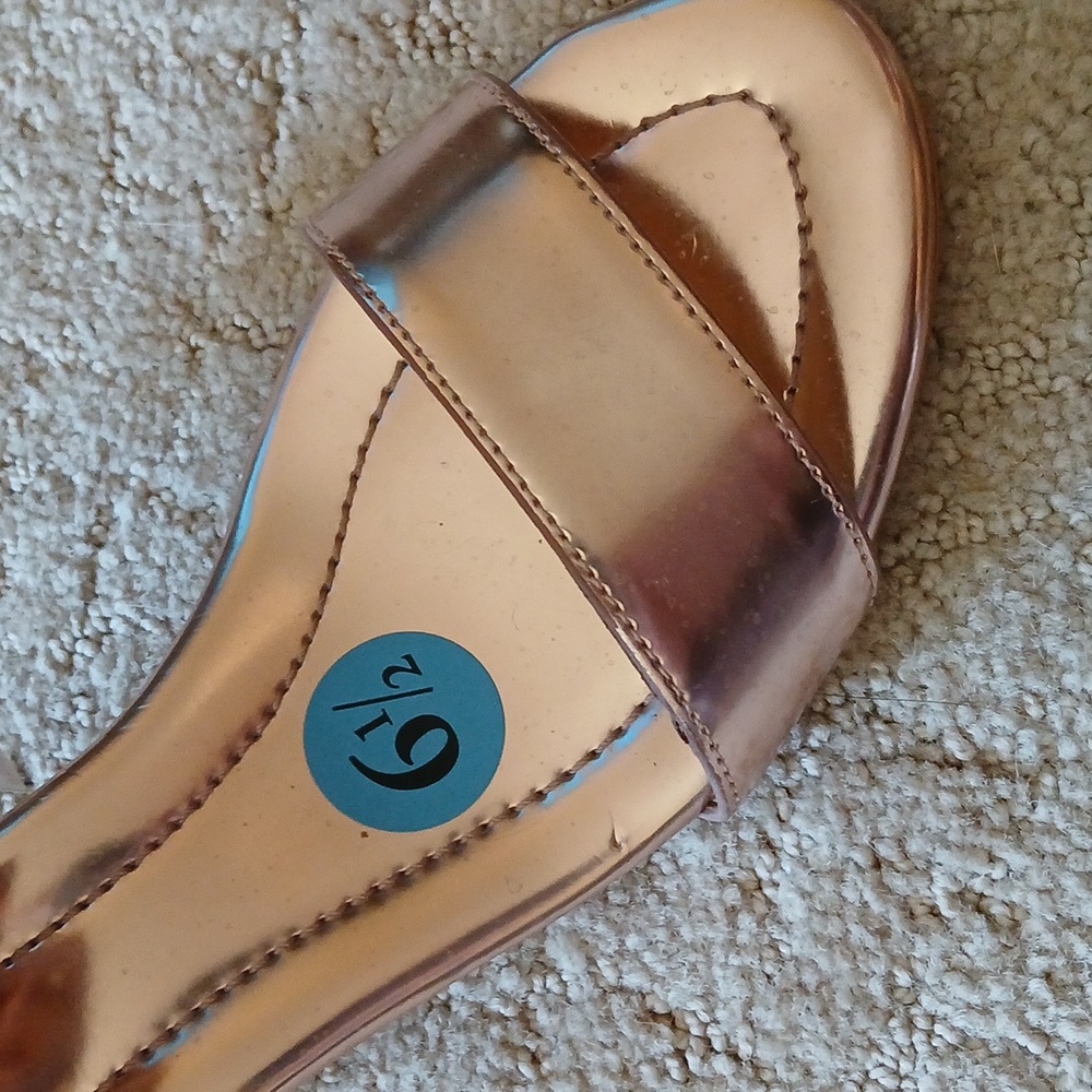 Michael Kors copper metallic buckle chunky heels 6.5 - Picture 5 of 11